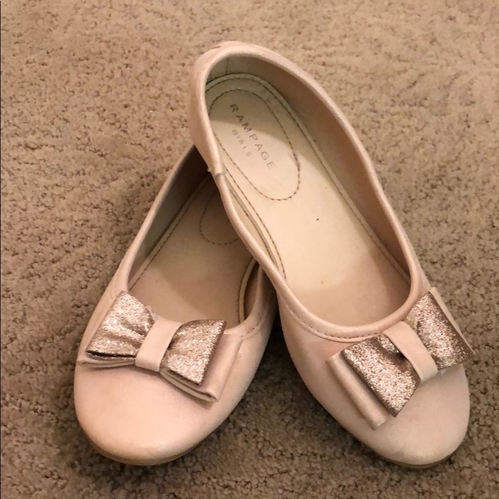 Girls shoes